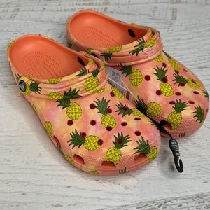 Crocs Unisex Classic Retro Resort Clog Papaya Multi Orange Pineapple Size M7 W9